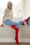 Ladies 1 Pair Elle Toe Socks With Pom Poms & Glitter Grip In 3 Colours