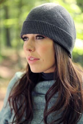 Mens & Ladies Mens John Smedley Taurus 100% Merino Wool Plain Hat In 9 Colours Charcoal