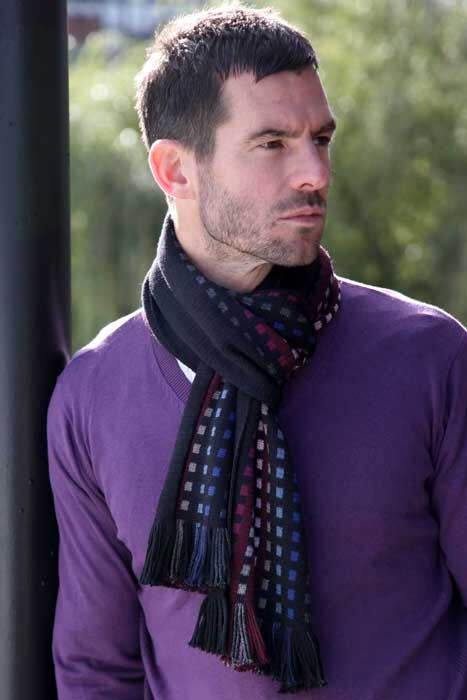 Mens Fraas 100% Wool Patterned Scarf In 4 Colours Wine