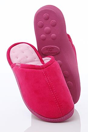 Ladies 1 Pair Isotoner Pillowstep Mule with Centre Seam In 4 Colours Black X Large (7)