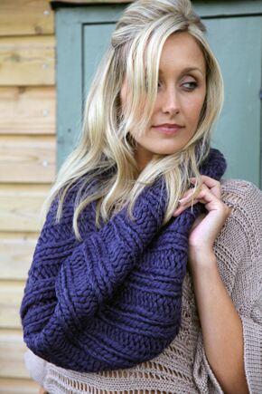 Ladies Fraas Chunky Snood In 3 Colours Blue