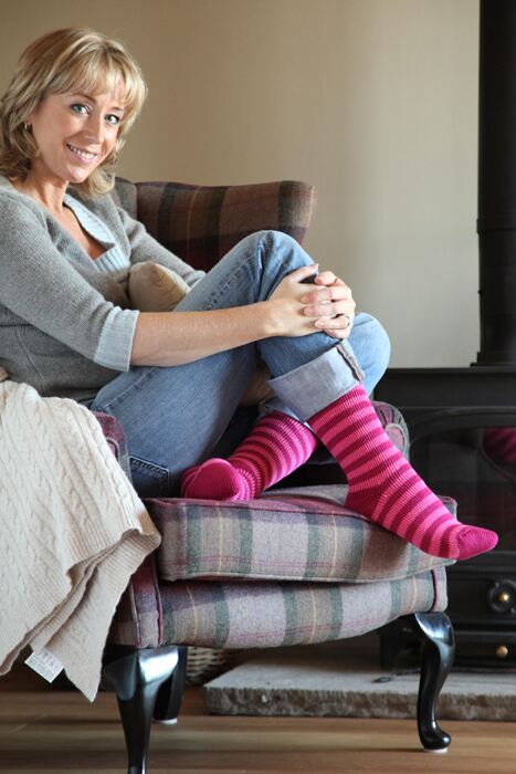 Ladies 1 Pair SockShop Heat Holders Two Tone Striped 2.3 Tog Thermal Socks In 6 Colours Charcoal - P