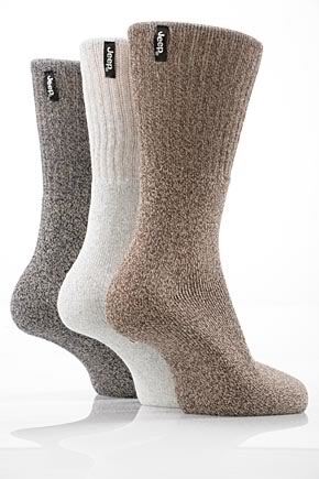 These Jeep leisure socks are ideal for all terrain use. With all-over foot cushioning and extra soft rib for a comfy grip. Since 1941, The Jeep brand has been a symbol of freedom and capability. Designed for peak performance in rugged conditions, Jeep branded products are created for living life without limits.