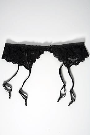 Ladies 1 Pair SockShop Black Lace Suspender Belt Medium