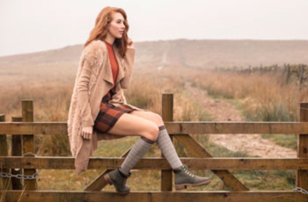 How to wear knee-high socks
