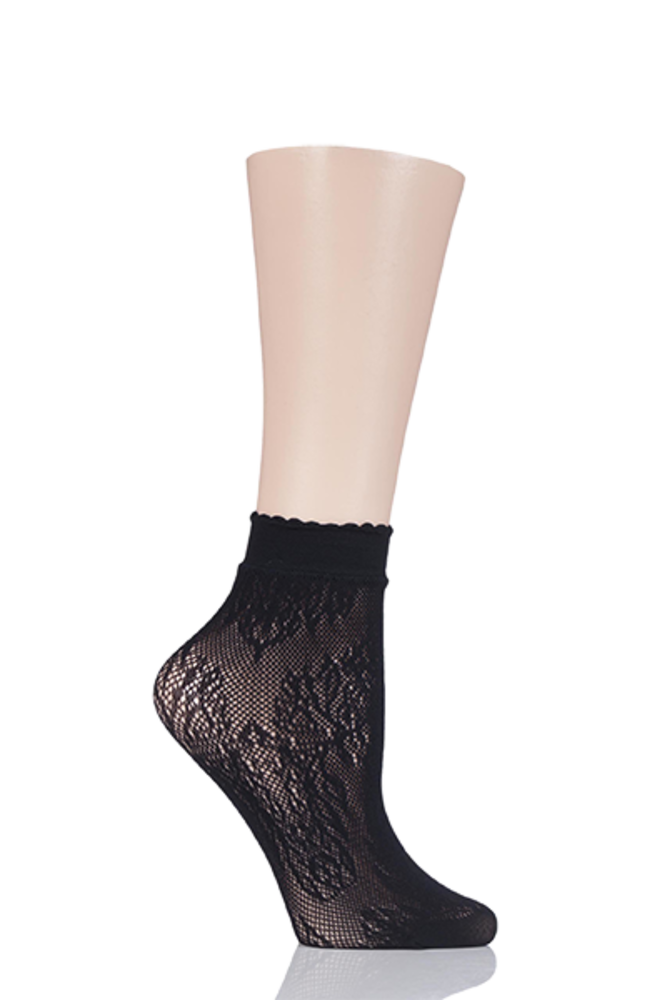 1 Pair Elle Fishnet Socks Scalloped Top