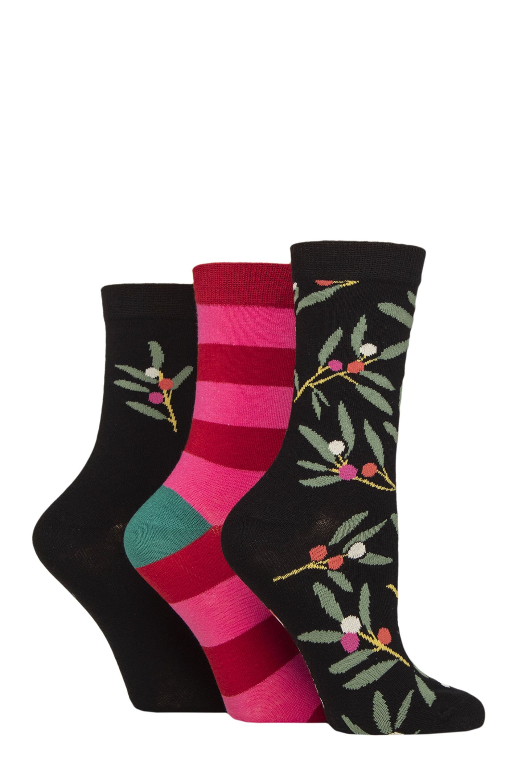 Women's 3 Pair Caroline Gardner Christmas Patterned Cotton Socks Holly & Stripes Black 4-8