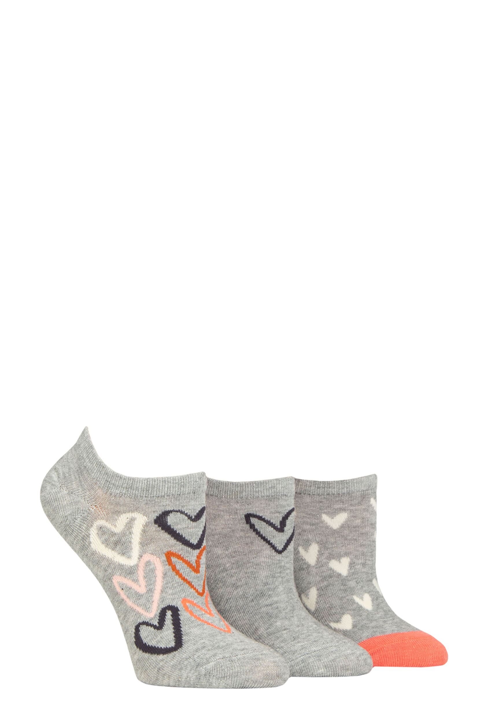 Women's 3 Pair Caroline Gardner Patterned Cotton Trainer Socks All Over Hearts Light Grey UK 4-8