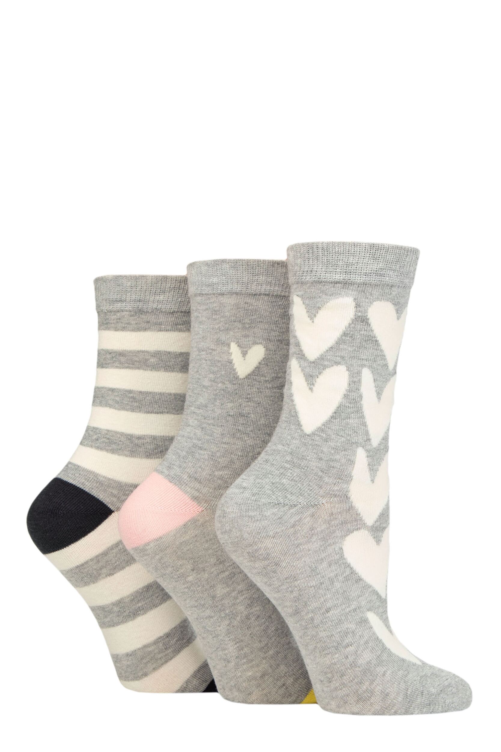 Women's 3 Pair Caroline Gardner Patterned Cotton Socks All Over Hearts Light Grey UK 4-8