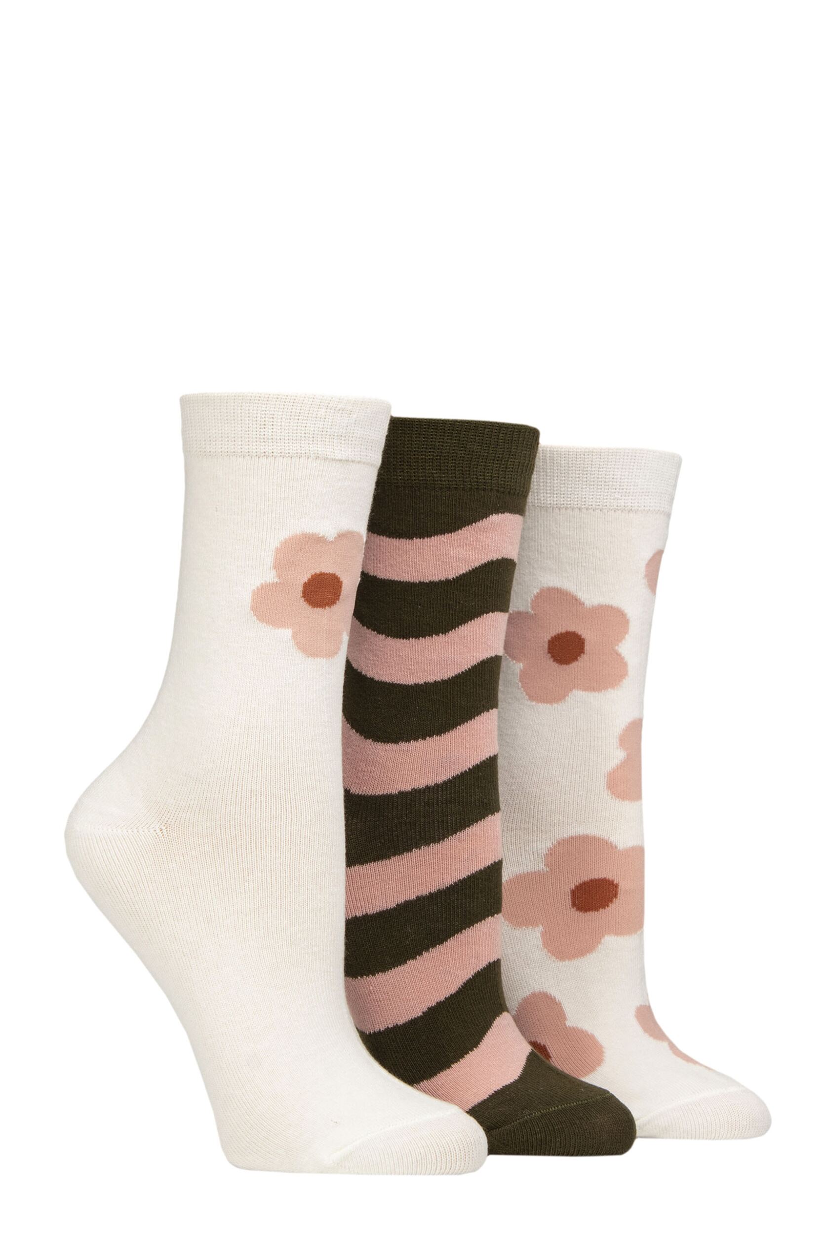 Women’s 3 Pair Caroline Gardner Patterned Cotton Socks Flowers Chalk / Green 4-8