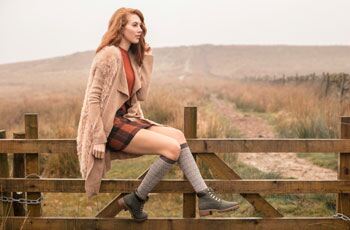 How to wear knee-high socks