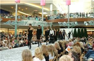 Textured tights 'dominate catwalks'