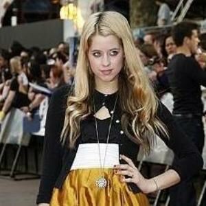 Peaches dons black tights