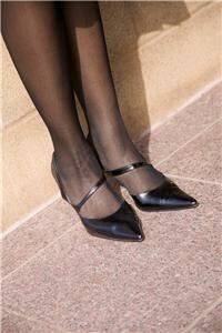 Wrong tights can 'break a party look'