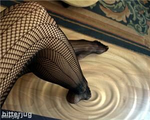 Want to be fashionable in summer? Get leggy
