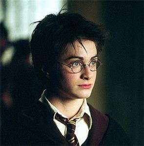 Harry Potter swaps cape for tights
