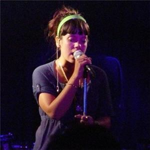 Lily Allen combines stockings and tights in single offering
