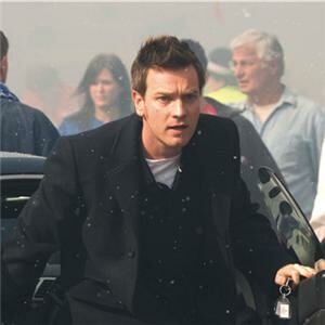 Ewan McGregor snapped in tights spot