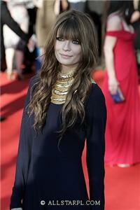 Mischa Barton fails to impress with leather leggings