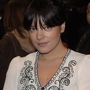 Lily Allen enjoying maternity tights as sober life shows its merits