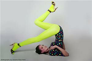 Can patterned tights create a unique style?