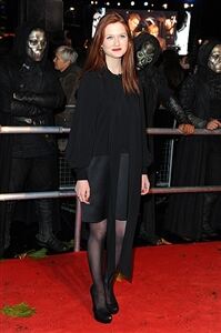 Celebs don tights for Potter premiere
