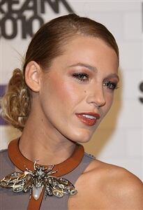 Stylish Blake Lively wears Christmassy red tights