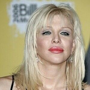 Courtney Love wears ripped tights for latest Twitter stunt
