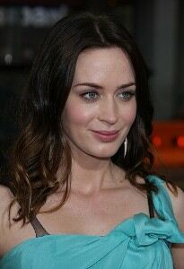 Emily Blunt looks stylish in tights at Gnomeo and Juliet premiere