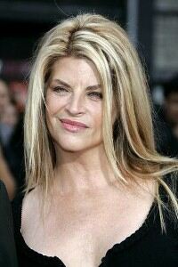 Kirstie Alley parties in leggings