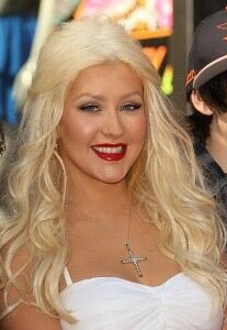 Christina Aguilera wears unflattering skin-tight leggings