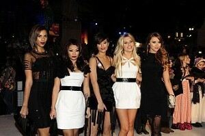 Una Healy 'non-conforming in leggings'