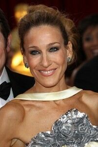 Sarah Jessica Parker coordinates with coloured tights