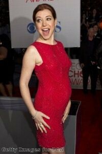 Alyson Hannigan glows in maternity tights