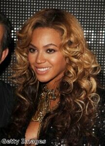 Beyonce rocks patterned tights