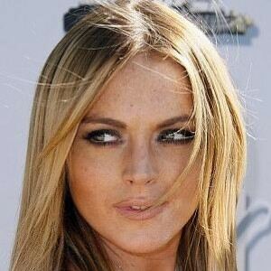 Lindsay Lohan 'asks crew to strip to underwear'