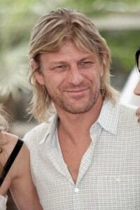Sean Bean 'looks good in tights'