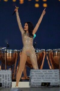 Jessie J flies the flag for nude tights