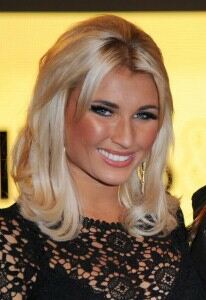 Billie Faiers dresses down in leopard print leggings