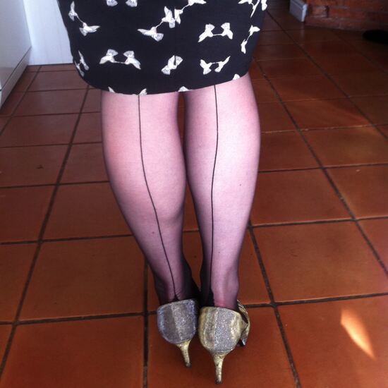 Back seam tights