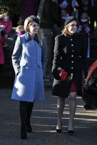 Beatrice in black tight at service