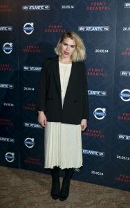 Billie Piper goes for tights