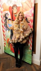 Cheska wraps up warm in tights