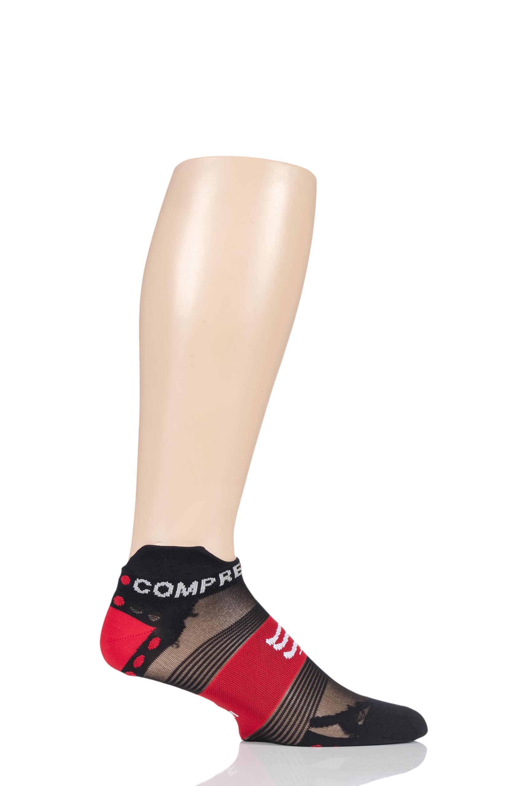 Image of 1 Pair Black/Red Low Cut V3.0 Ultralight Racing Socks Unisex 10-13 Unisex - Feetures