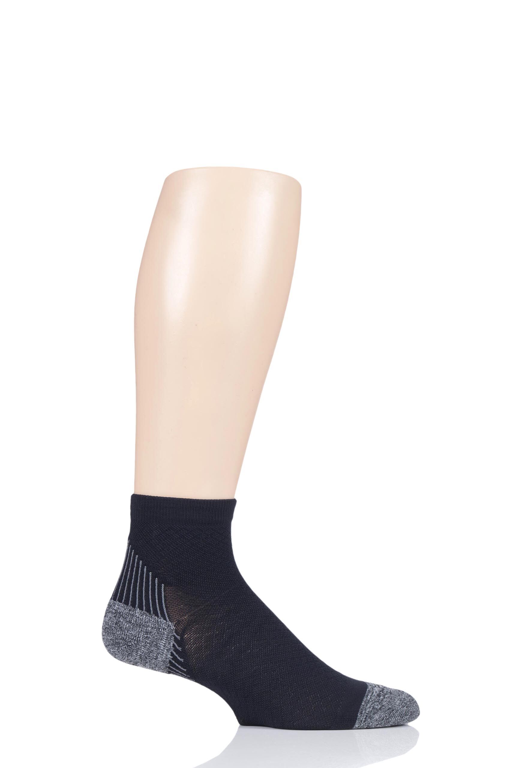 Image of 1 Pair Black Plantar Faciitis Relief Light Cushion Quarter Socks Unisex S (2-4.5) - Feetures