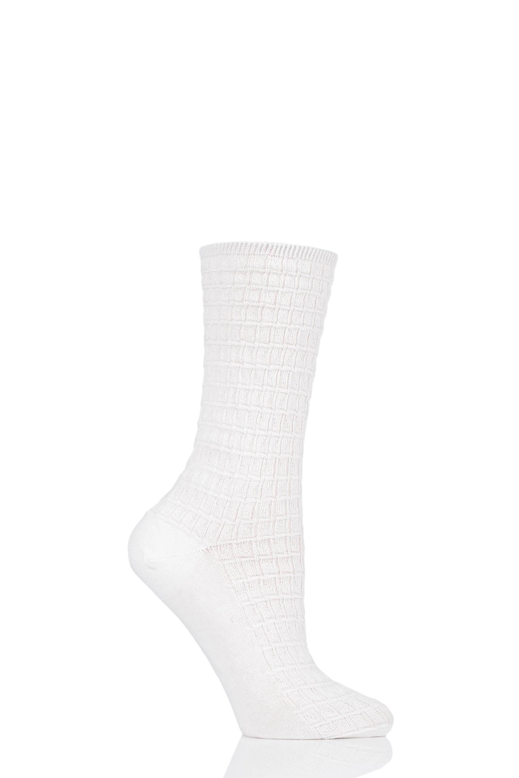 Image of 1 Pair Cream 100% Cotton Textured Sock Ladies One Size - Charnos