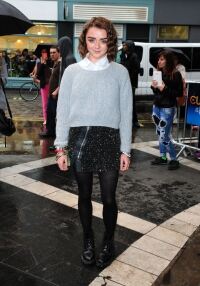 Maisie takes in 'Curious' show