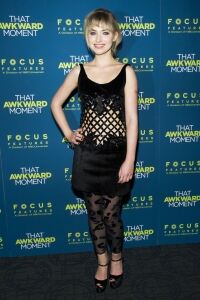 Poots pulls on leggings at première