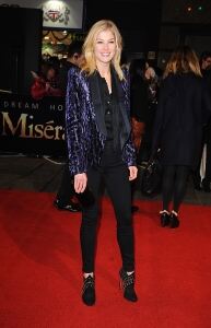 Rosamund Pike wows in leggings