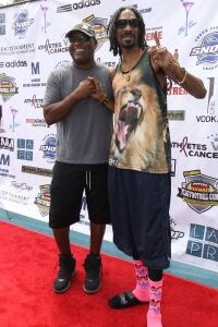 Snoop Dogg spotted in pink socks